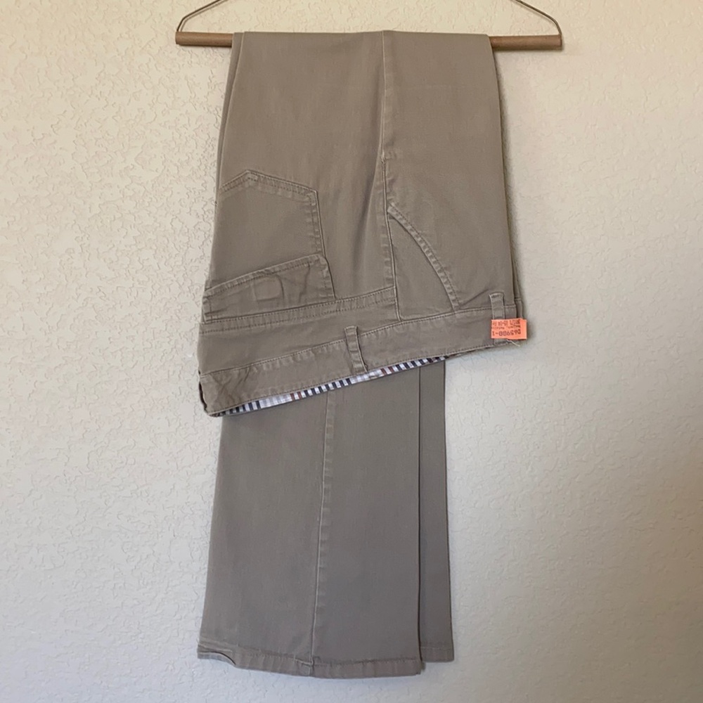 Women’s khaki pants